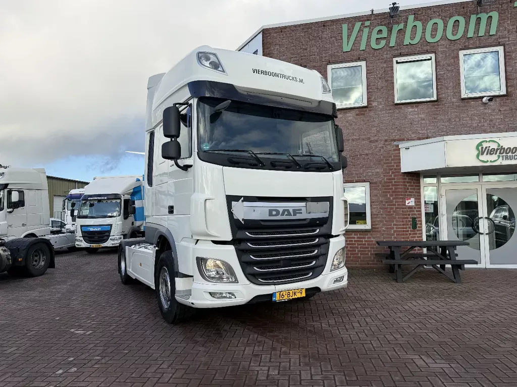 DAF XF 460 XF460 4X2 SSC / Full spoilers / 2x Tank / Smart tacho / Fridge / APK-TUV 5-2026