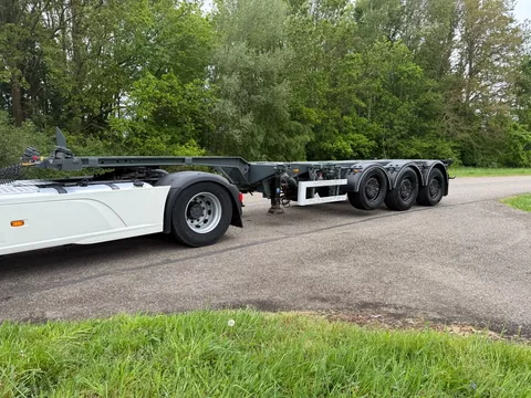 Pacton T3-010 TXC343 / Mult chassis / Disc brake / 2x Lift axle / complete rebuilt / New condition