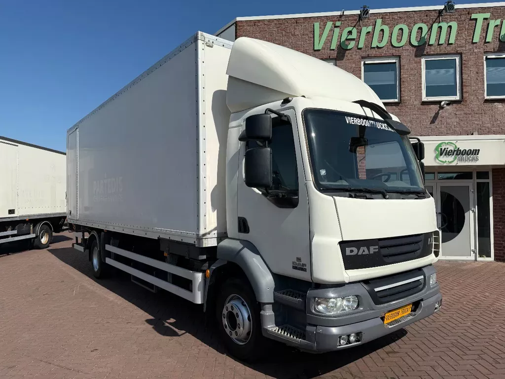 DAF LF 55.250 LF55-250 Box with lift / Manual gearbox Euro5