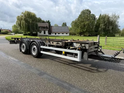 Schmitz Cargobull GOTHA BDF middenas aanhangwagen / gegalvaniseerd / Alcoa