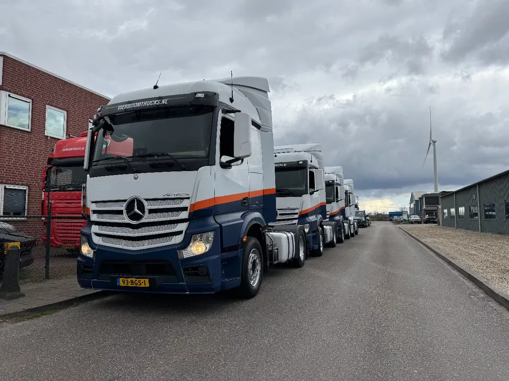 Mercedes-Benz Actros Actros 1833LS /4X in stock/Full Mercedes-Benz Service/Top condition