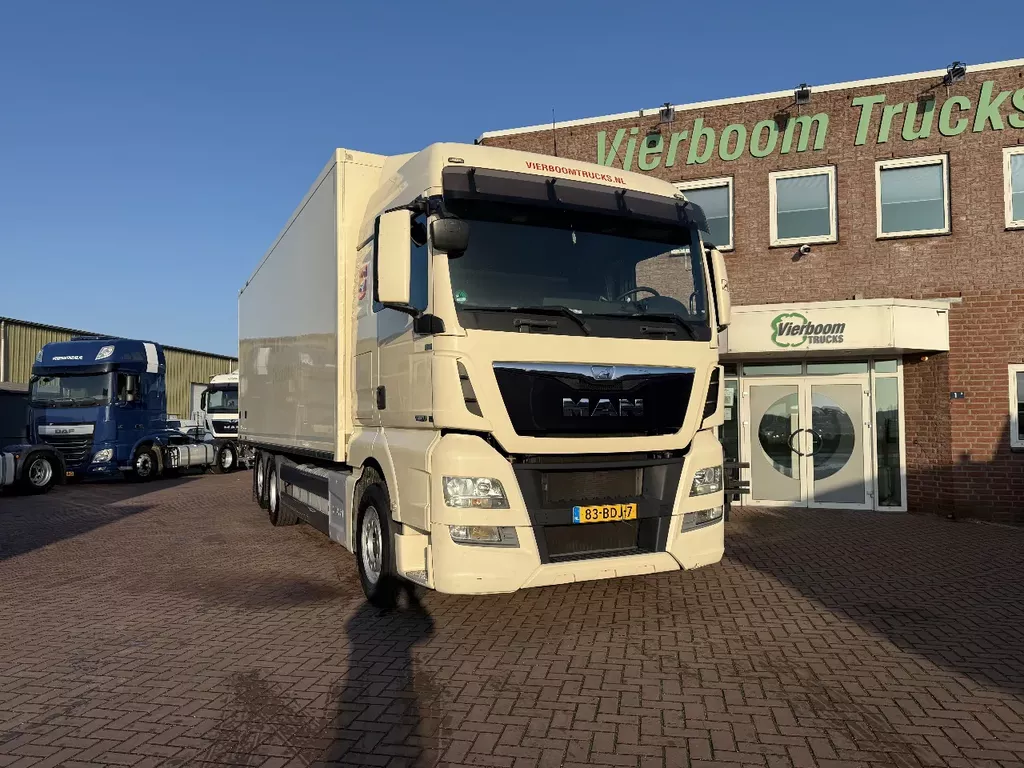 MAN TGX TGX 26.400 6X2-2 BL Iso Koffer mit LBW und Heizung EURO6 Holland Truck