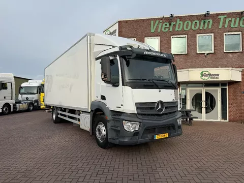 Mercedes-Benz Antos 1824L mit 8.5m Isokoffer / 1.500kg Ladebordwand / Euro6 / Holland Truck