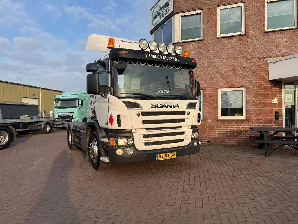 Scania P P310 4X2 / Rangeer trekker / alle aansluitingen / handgeschakeld /306.784km TOP STAAT