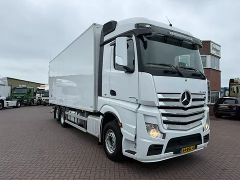 Mercedes-Benz Actros Actros 2845 6X2 Kuhlkoffer mit LBW / Konvekta Solar Kuhlung / Top Zustand