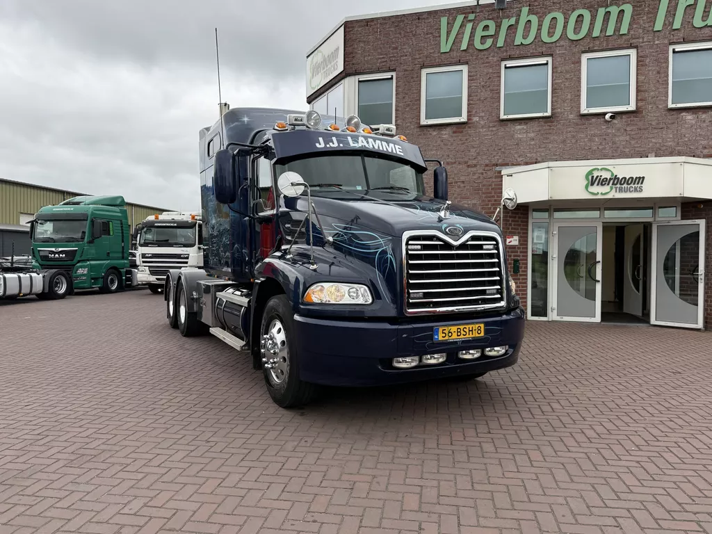 MACK CXN 613 CXN 613 Concourstaat / 6X4 trekker / NL Kenteken /