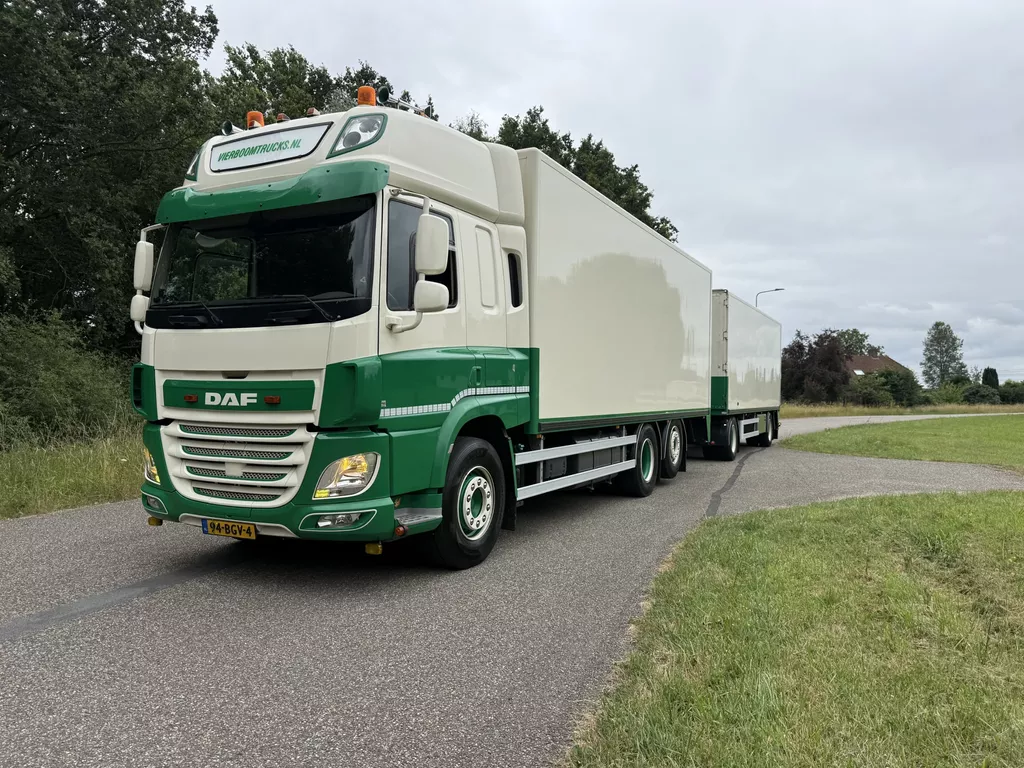 DAF CF 440 CF440 6X2 Bakwagen met 2 assige Floor schamel aanhangwagen NIEUWSTAAT