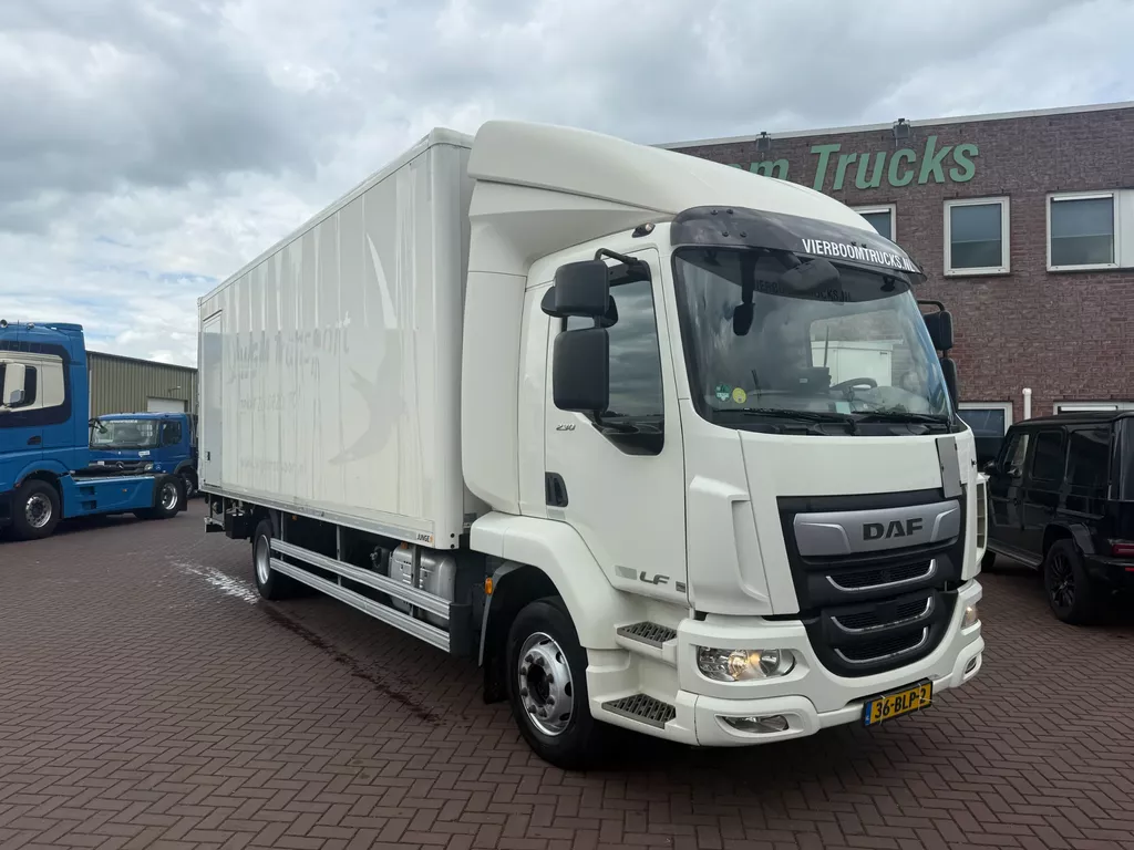 DAF LF 230 LF230 4X2 sleeping cabin / Smart tacho / 14.000KG