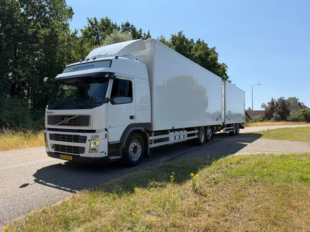 Volvo FM400 6X2 BAKWAGEN MET 2-ASSIGE WIPKAR DOORLAADSYSTEEM