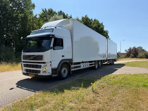 Volvo FM400 6X2 BAKWAGEN MET 2-ASSIGE WIPKAR DOORLAADSYSTEEM
