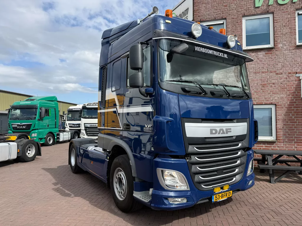 DAF XF 440 XF440 4X2 / Full spoilers / Hydraulics / Holland Truck