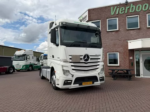 Mercedes-Benz Actros 2442 Actros 2442LS 6X2 Midlift (Right hand drive)