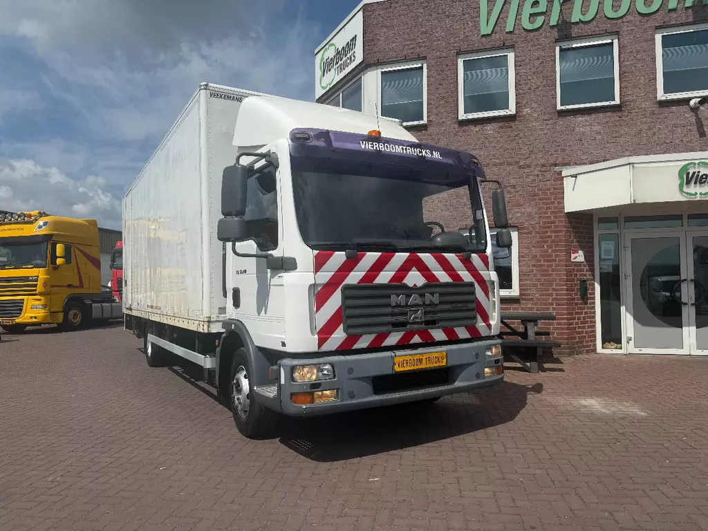 MAN TGL 12.210 TGL 12.210 4X2 Koffer mit Ladebordwand / Schaltgetriebe / EURO3 /Klima