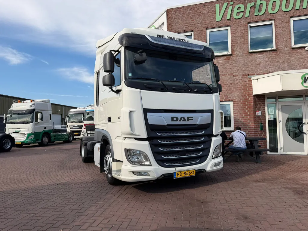 DAF XF 450 XF450 FT Lowdeck / 2x Bed / Smart tacho / 541.204KM